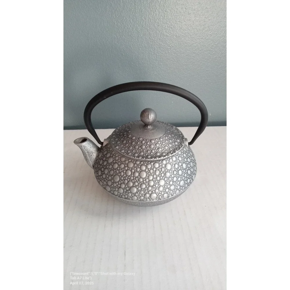 Silver Teapot with Black Handle Textured Bubble Design‎ Tea Pot Kettle